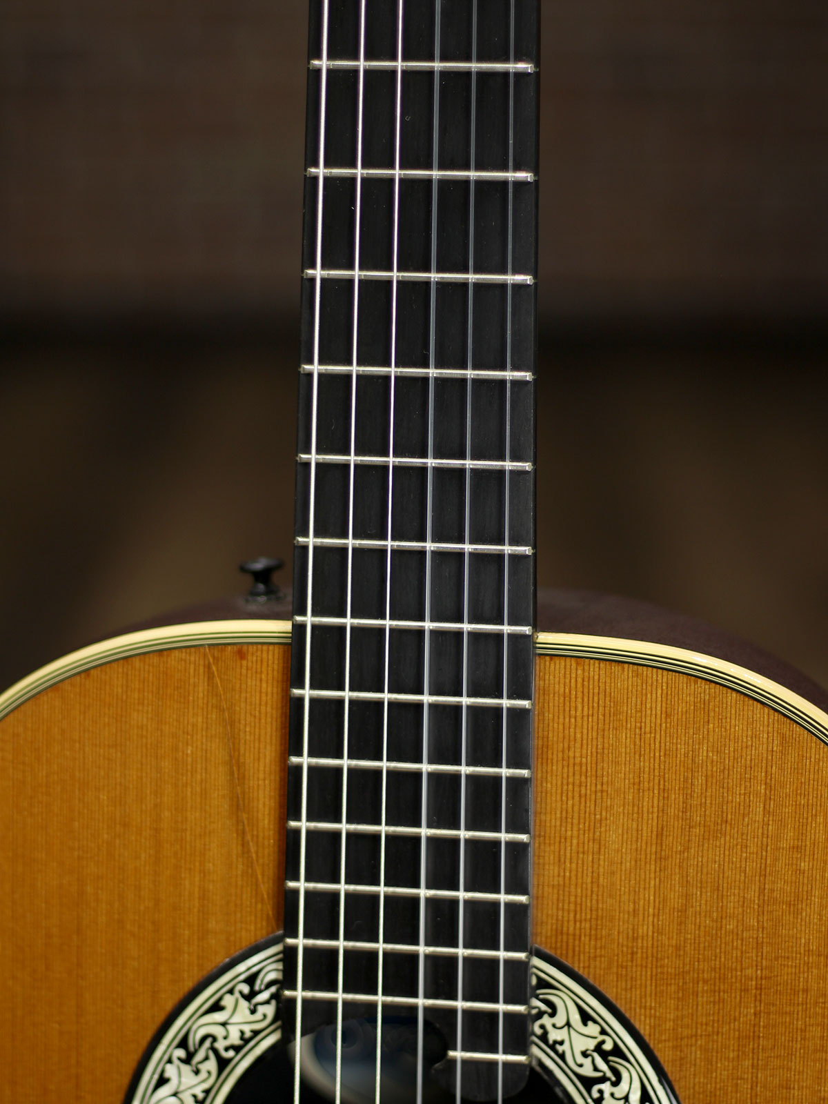 Ovation 1713